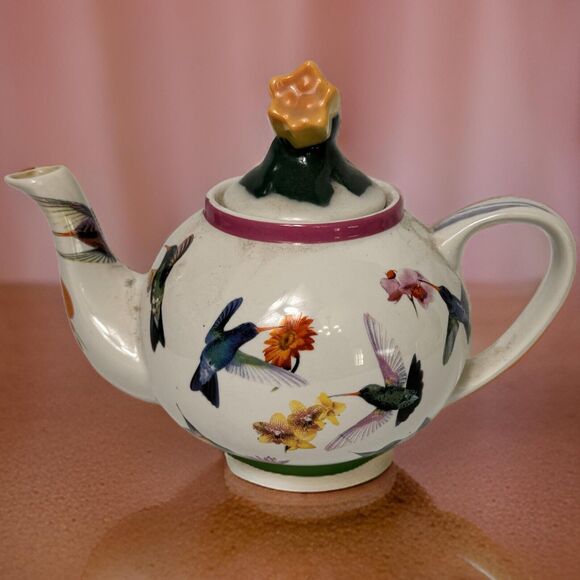 Hummingbird Porcelain Tea Pot with Lid - Paul Cardew - 2 Cup Capacity - Picture 1 of 8